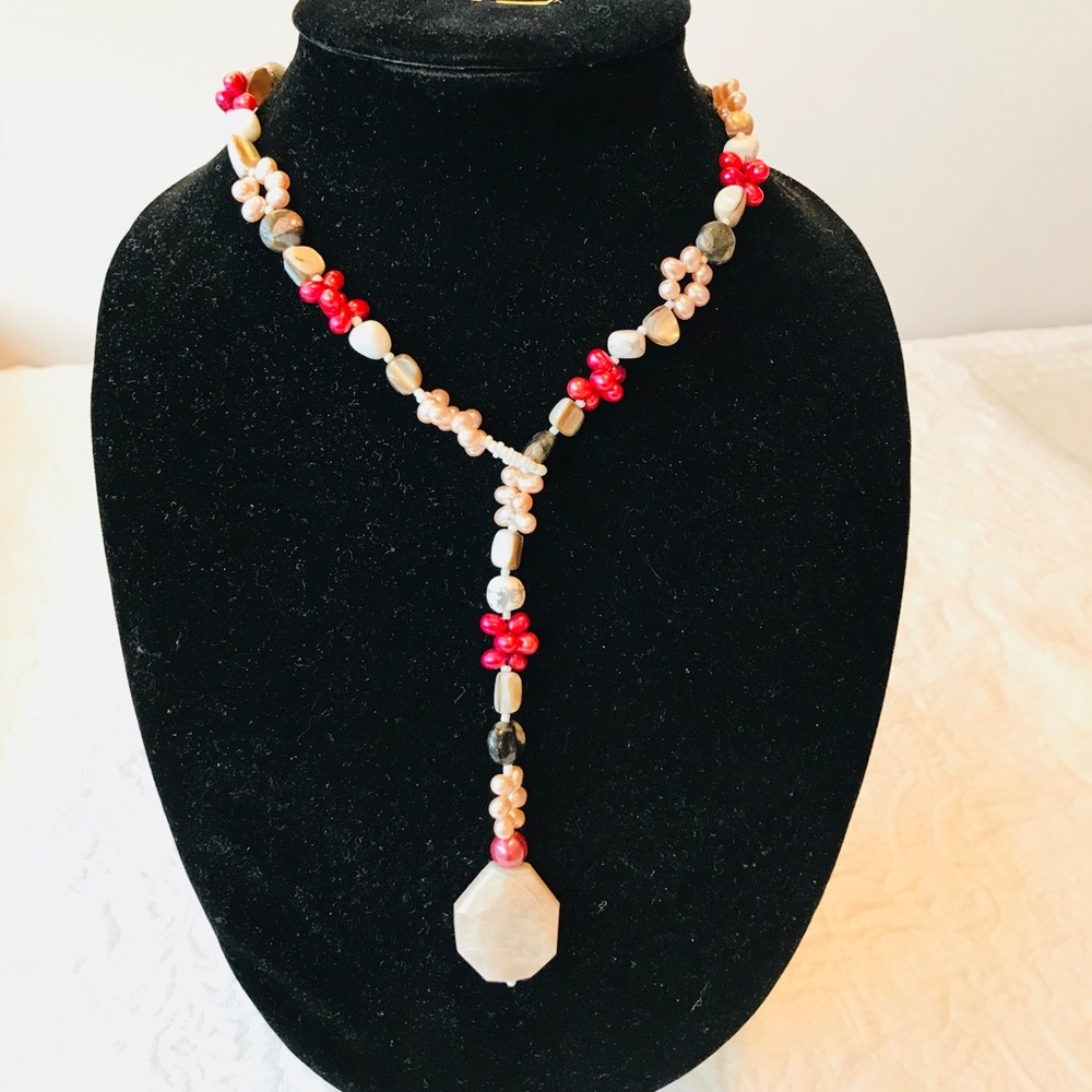 CLEARANCE!! Gorgeous Necklace**Semiprecious stones - Picture 1 of 6